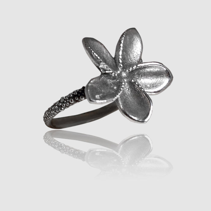 Anello Fiore Frangipane in Argento 925/000.