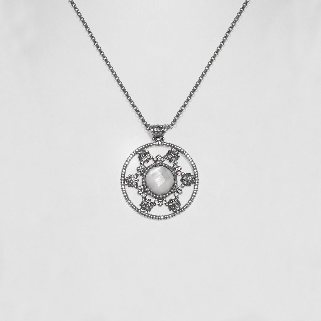 Pendente Maschera Apotropaica in Argento 925/000 e Madreperla.